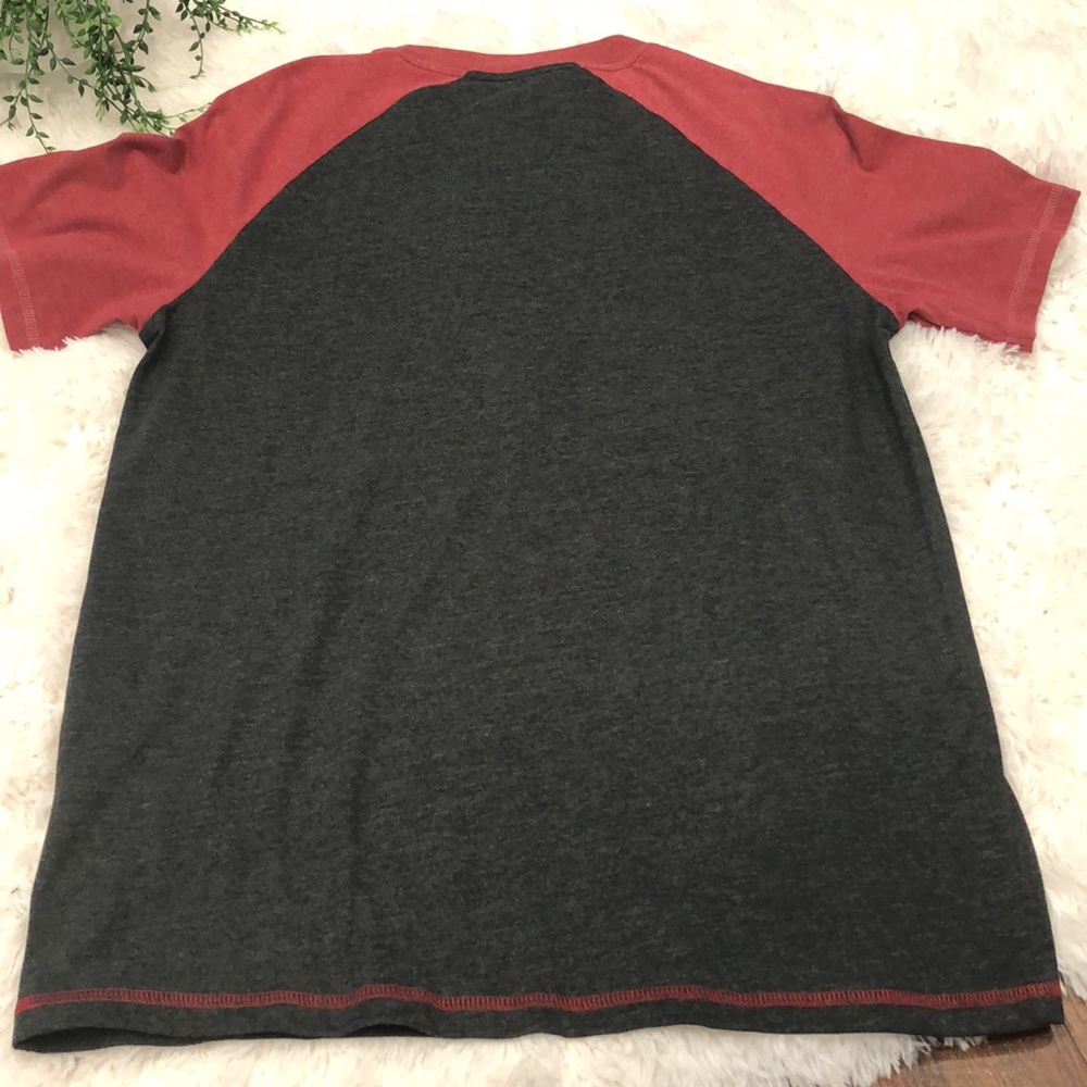 Red Thread tee - Picture 8 of 8